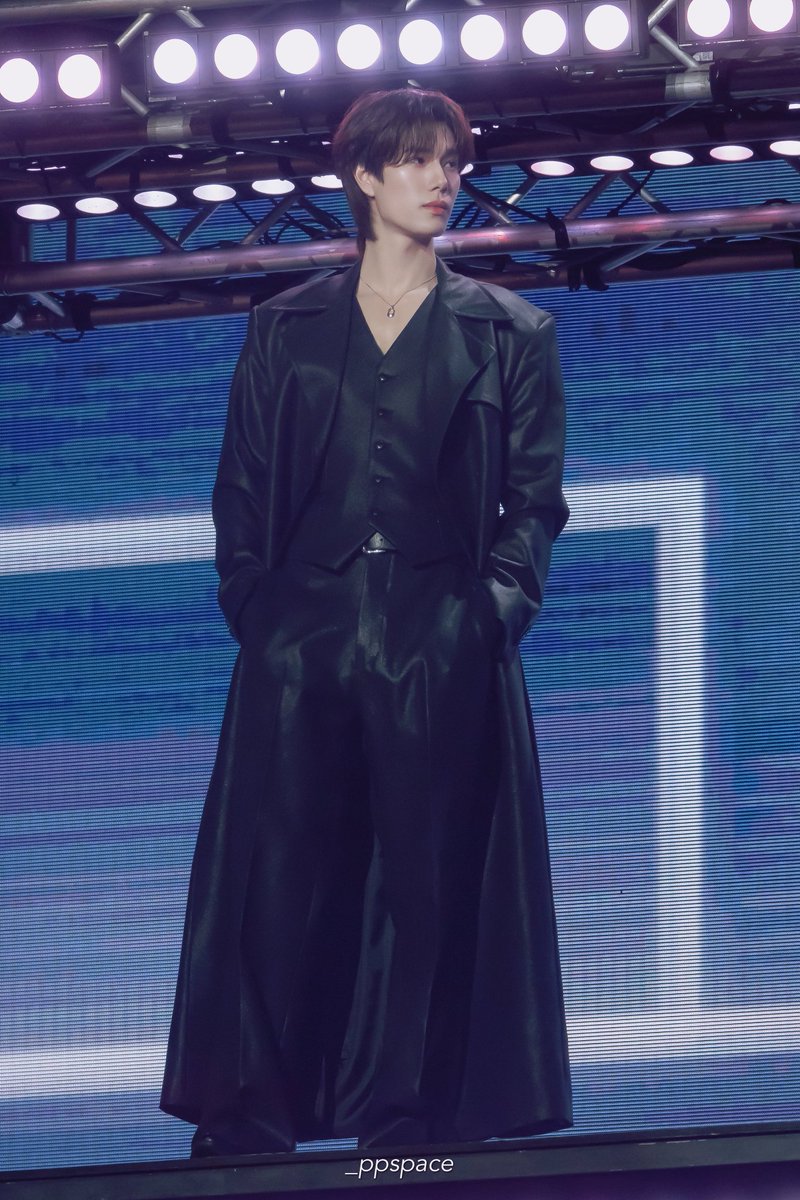 THAILAND'S FAMOUS SOLOIST, PHUWIN TANGSAKYUEN. 

PHUWIN RISING RISERCON
#RISERCONCERTD1