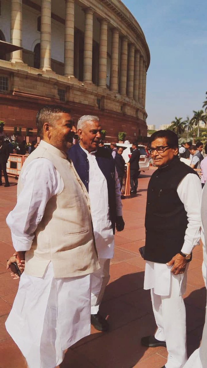 apkavirendra's tweet photo. मोदी सरकार ने अमेरिका के साथ ट्रेड डील में कृषि क्षेत्र को खोल कर किसानों को बर्बादी की तरफ़ धकेल दिया है। हम किसानों के हित में सदन से लेकर सड़क तक लड़ाई लड़ेंगे। 
@yadavakhilesh @samajwadiparty #loksabhachandauli #chandauliLoksabha #IndiaUSDeal #Chandauli https://t.co/opTPodmPAH