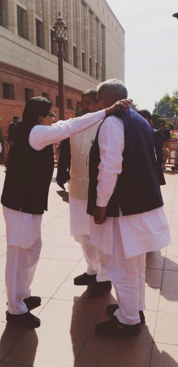 apkavirendra's tweet photo. मोदी सरकार ने अमेरिका के साथ ट्रेड डील में कृषि क्षेत्र को खोल कर किसानों को बर्बादी की तरफ़ धकेल दिया है। हम किसानों के हित में सदन से लेकर सड़क तक लड़ाई लड़ेंगे। 
@yadavakhilesh @samajwadiparty #loksabhachandauli #chandauliLoksabha #IndiaUSDeal #Chandauli https://t.co/opTPodmPAH