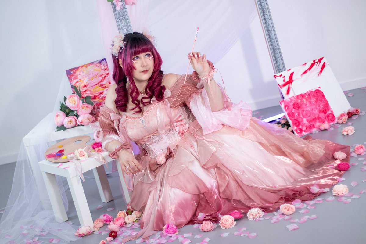 🎀 “Ready to make a big announcement to tell you about a world that I just discovered!” 🎀

It’s finally time to release my birthday project! I’ve been waiting for ages to finally be able to talk about it!! 🎀🐱