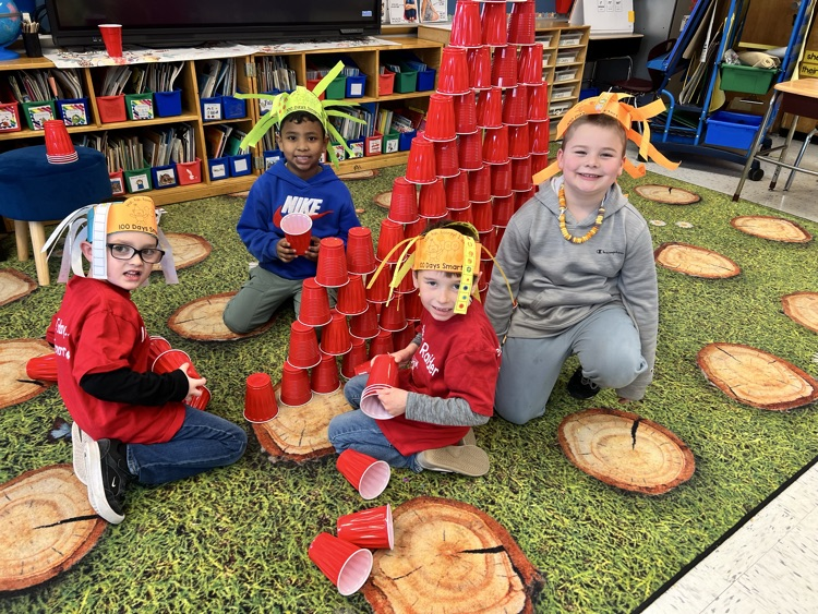 KeyportSchools's tweet photo. Mrs. Johnson’s 1st Grade class had an amazing time celebrating the 100th day of school! We are 100 days smarter! https://t.co/9nt88lLTwZ