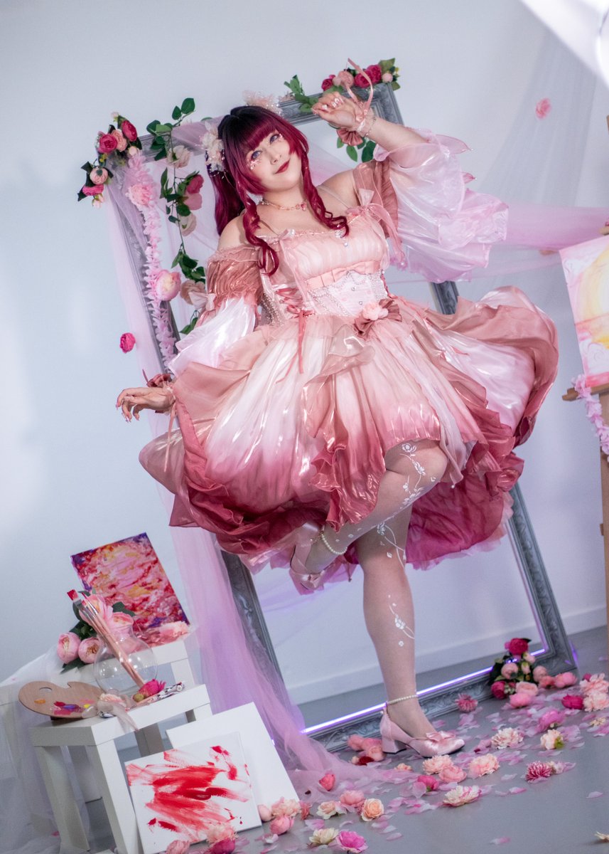✨️ "I want to see the wider world. If I become an idol, I might be able to do that.” ✨️

My birthday is just around the corner and I can’t wait to see all of you react to my solo cover! 🎀 We put a lot of work into this video, so make sure to give it a watch on Wednesday!!