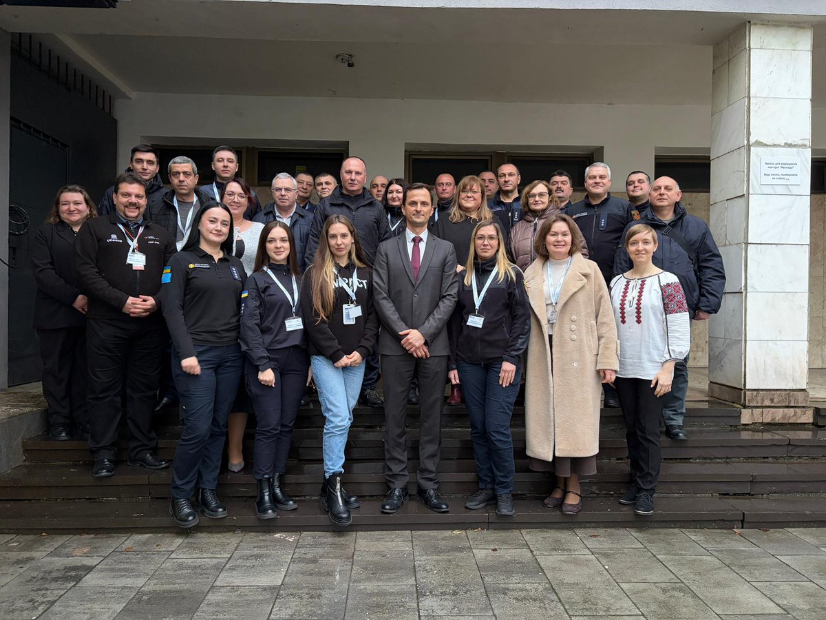 ppapazog's tweet photo. #humbled 🙏 by @POTC_Slovenia Invitation as #maintrainer 👨🏫 in #training for ДСНС України @SESU_UA #ukraine entitled "#climatechange & #disasterriskmanagement"🌍
#Proud to represent @CoE_CERIDES @semedfire #Pyropolis & introduce as #CivDefCy & #CSDA
👇👇
https://t.co/sxJtSchvx1 https://t.co/uwaNKY0pgL