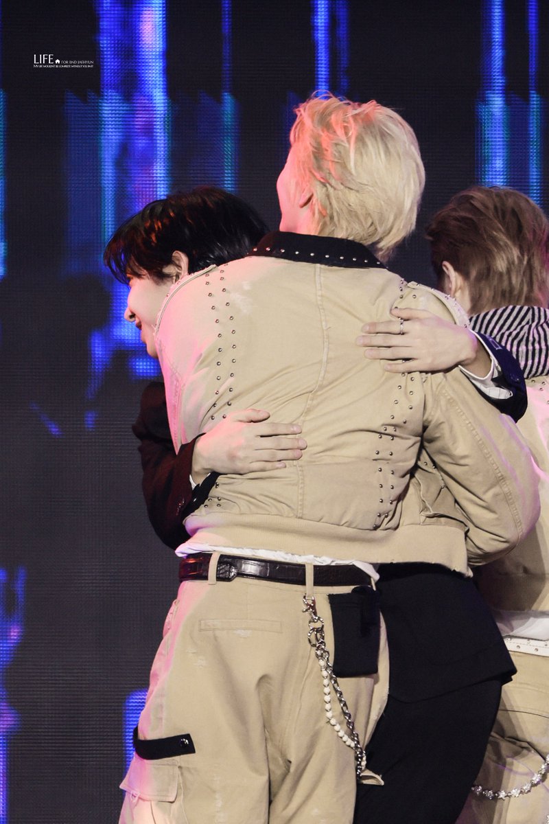 ๐๐๐๐ tweet media