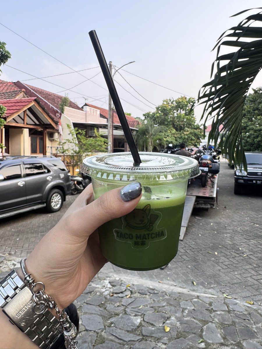 Narkoba aku warna nya hijau.