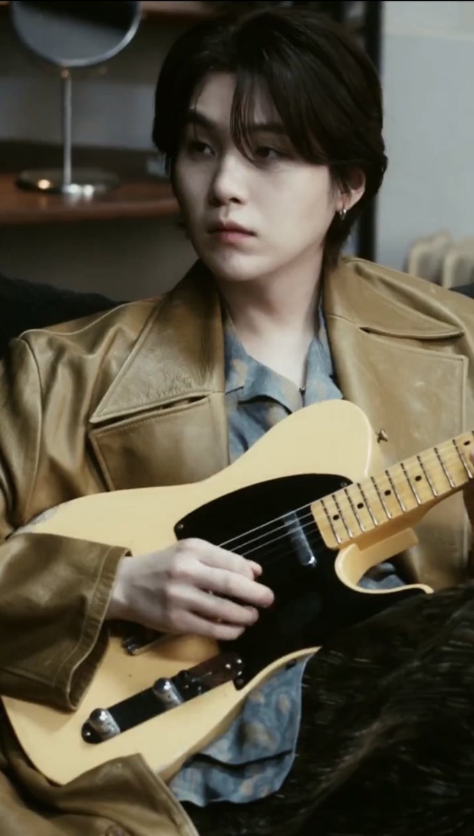 oilSGTH's tweet image. แล้วยุนกิกับกีต้าร์กูจะบ้าตาย ใจบางหมด😭