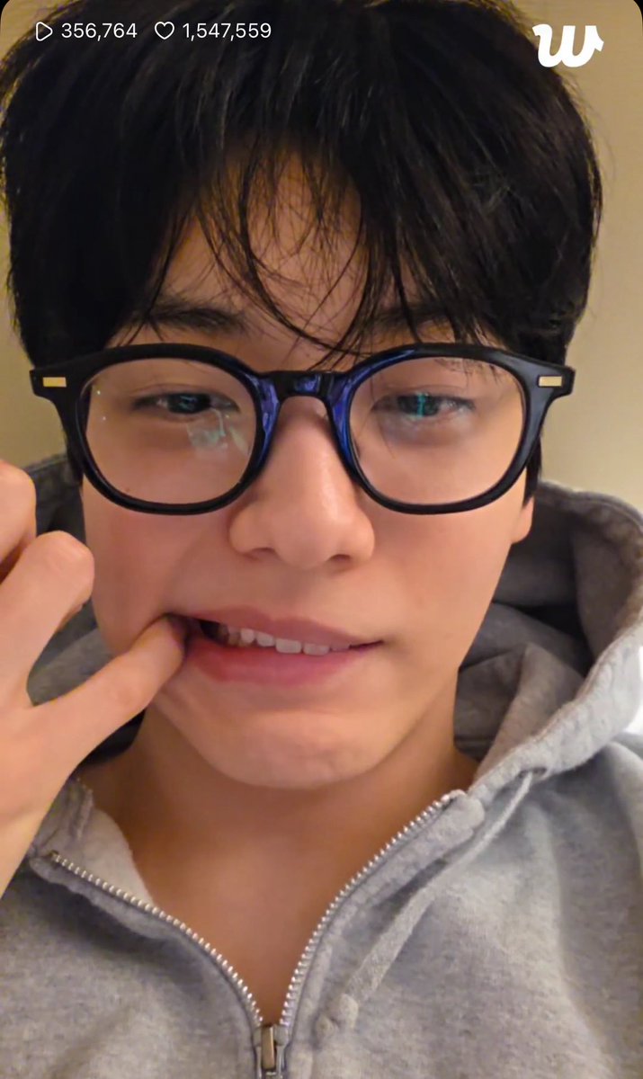 dearynbn's tweet image. oh ggumbin 🩷