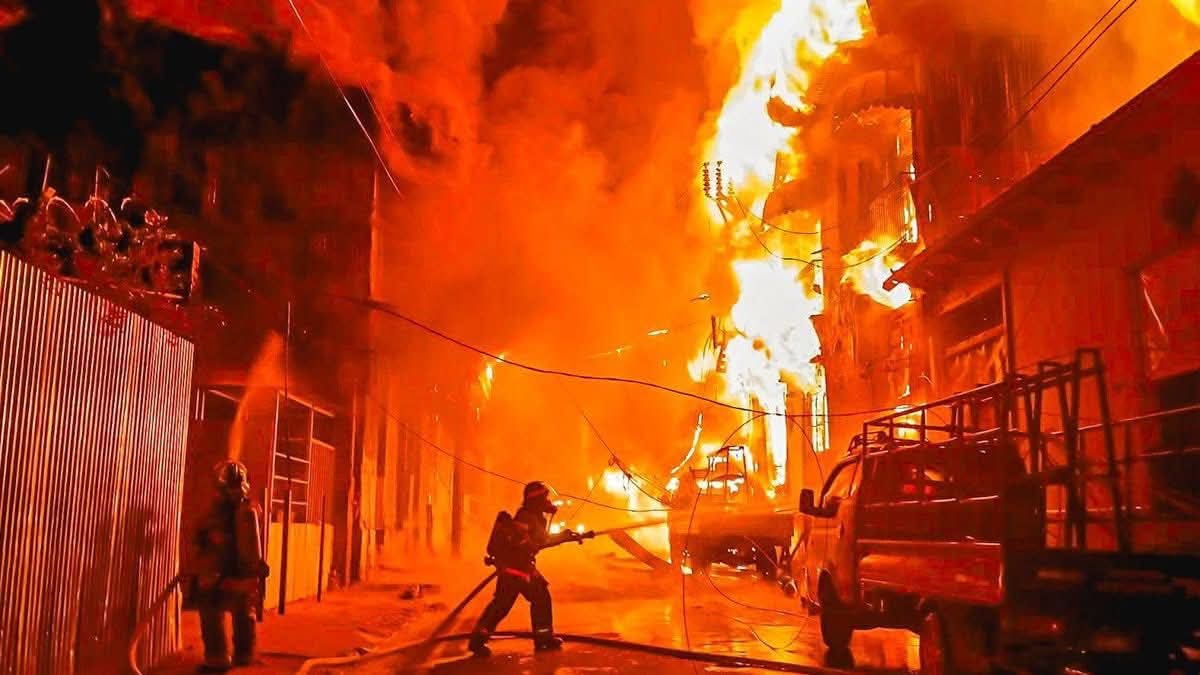 Método más raro que ocupa Bukele para quitar a los pobres del centro histórico.
