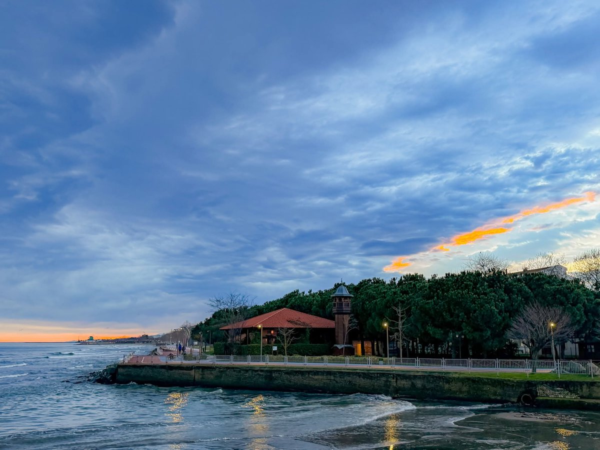 Great respect to those who don't give up.

When the hype ends.
When the charts turn blood red.
When everyone falls silent.
You stayed here.
In the next cycle, it's not the lucky ones who will win,
but the ones who persevere.