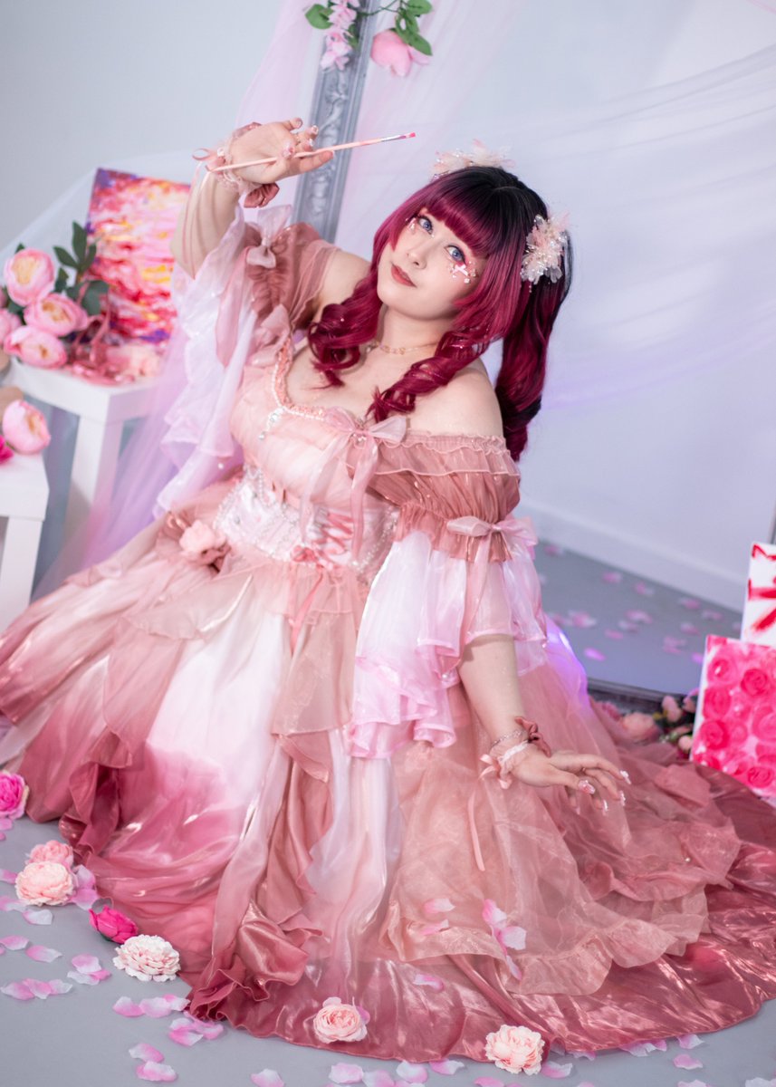 🎀 “Playing straight on this whimsical stage, repainting according to my hunches!” 🎀

I wonder while performing on stage what kind of idol and dancer I am, what impression do I leave after performing? Someone said to me that I might be a princess-type idol. Would you agree? 👑