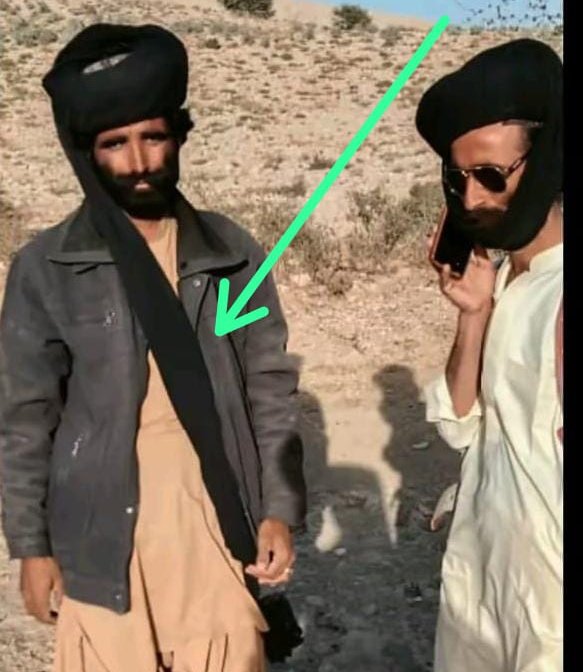 بلوچستان کے علاقے ڈیرہ بگٹی سے موصولہ اطلاعات کے مطابق فتنہ الہندوستان کا ایک کمانڈر جڑسا مبینہ طور پر اپنے ہی نصب کیے گئے بارودی سرنگ دھماکے کی زد میں آ کر ہلاک ہوگیا۔
#Balochistan