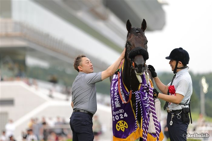 keibalab's tweet photo. 【ありがとうクラウンプライド】
クラウンプライド
Crown Pride
(牡7、栗東・新谷功一厩舎)
父リーチザクラウン、母エミーズプライド
母父キングカメハメハ
#クラウンプライド #引退 #種牡馬入り #韓国 
https://t.co/C6B9BP7sq0 https://t.co/XQcgHfkjjF