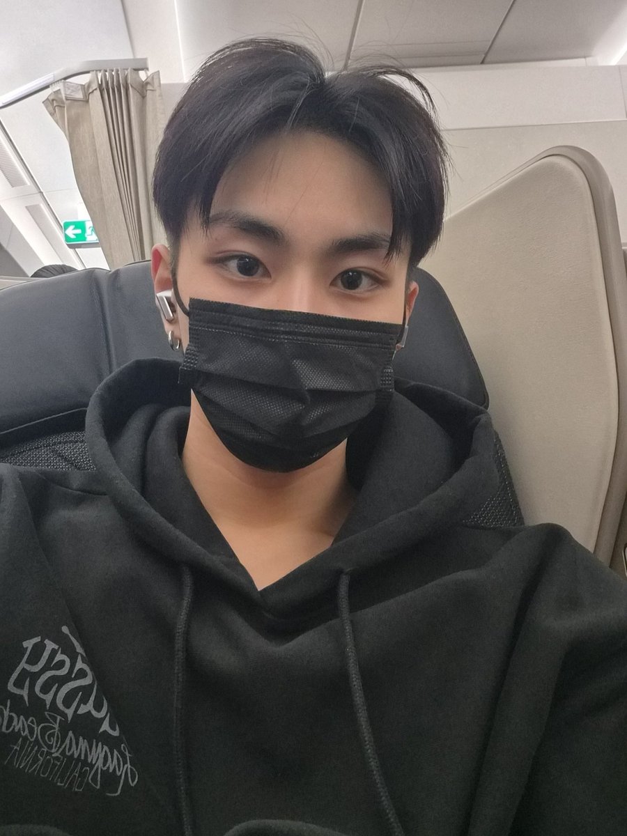📝 [WEVERSE] #JUNGWON 🌟 criou um novo post:

“Eu vou e volto logo”

<a href="/ENHYPEN_members/">ENHYPEN</a> <a href="/ENHYPEN/">ENHYPEN OFFICIAL</a> #ENHYPEN #엔하이픈 #정원