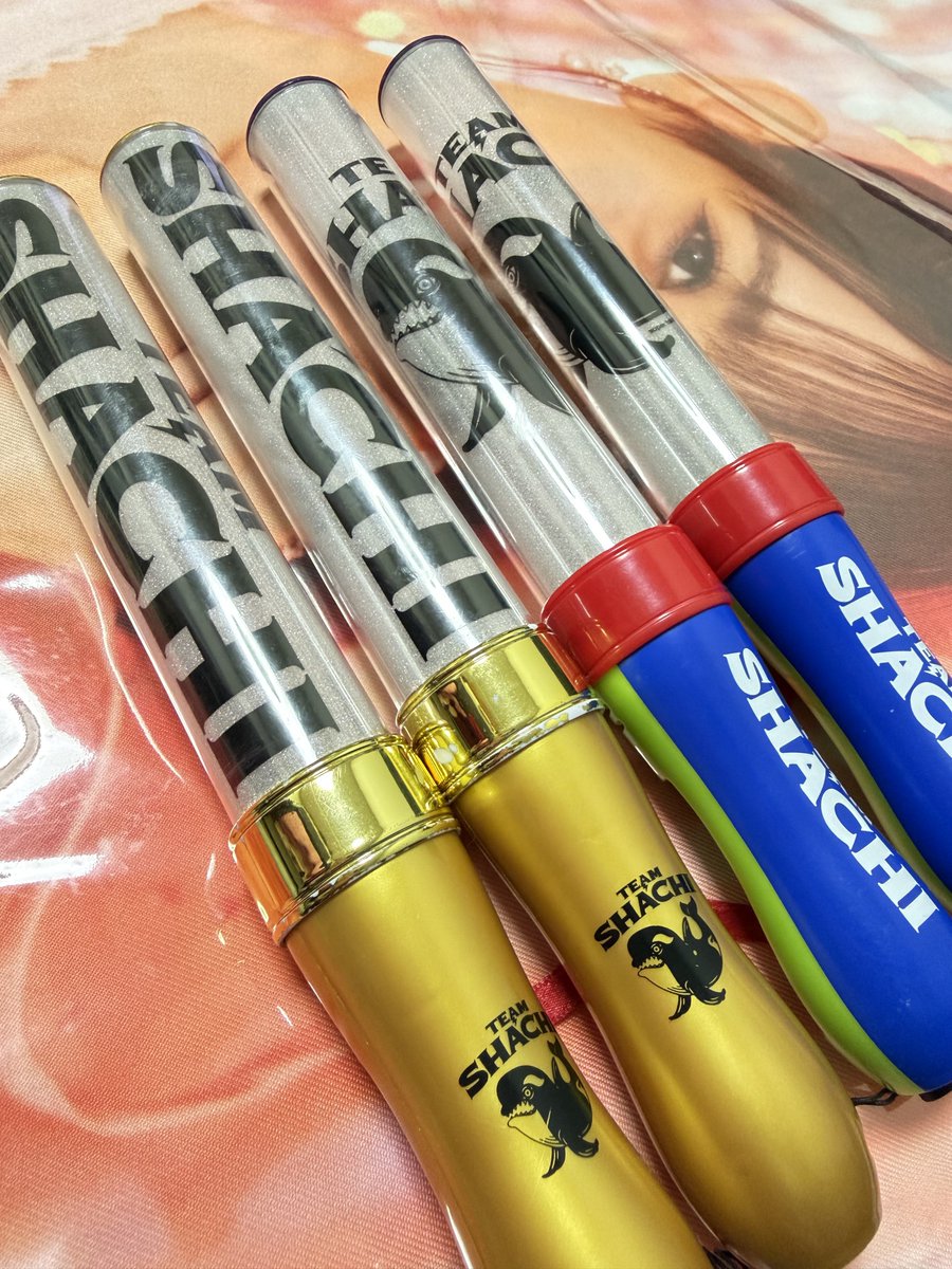 バレイべの荷物準備してたら… #TEAMSHACHI のペンライトが目に入って