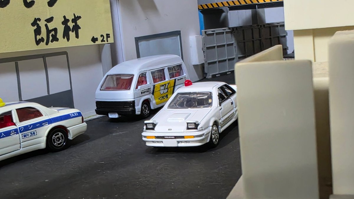 zefurann_96's tweet photo. トヨタ スプリンター トレノに赤色灯を載っけてみました。似合う︎︎👍 https://t.co/HMbJly2F2h
