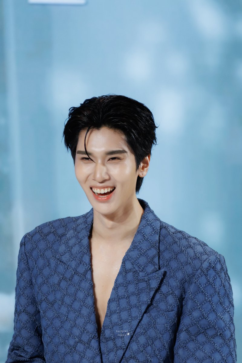 shiningpraew's tweet image. You are my sunflower 🌻🐻‍❄️🤍

DESTINY WITH DUNK #DestinyClinicxDunkNatachai