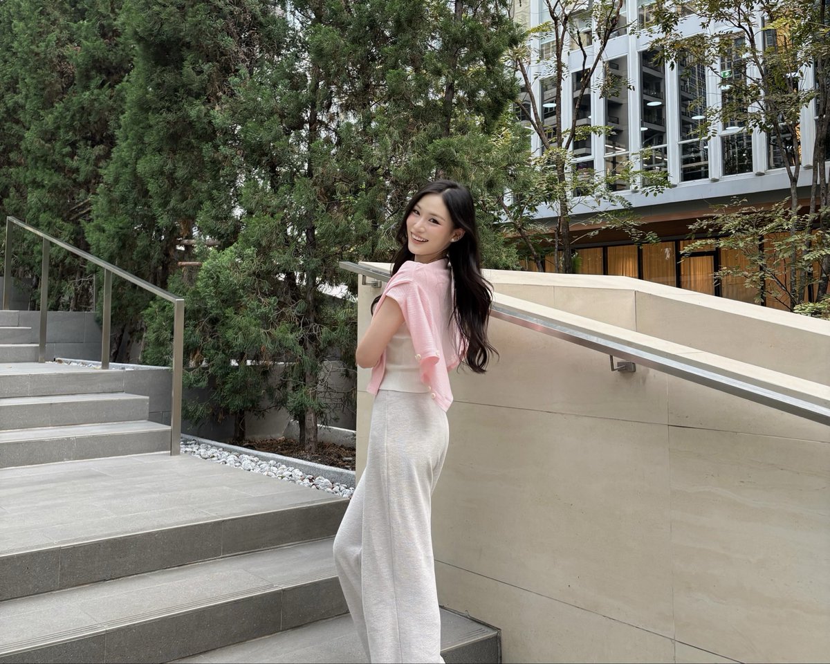 SaraSupatsara tweet media