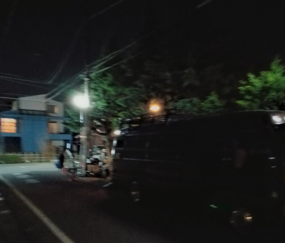 いつもの線路沿いで撮影に遭遇。連ドラで3月までにあと数回ほどここで撮影するらしい。いつもながら俳優さんのお顔は分からずー
#下高井戸