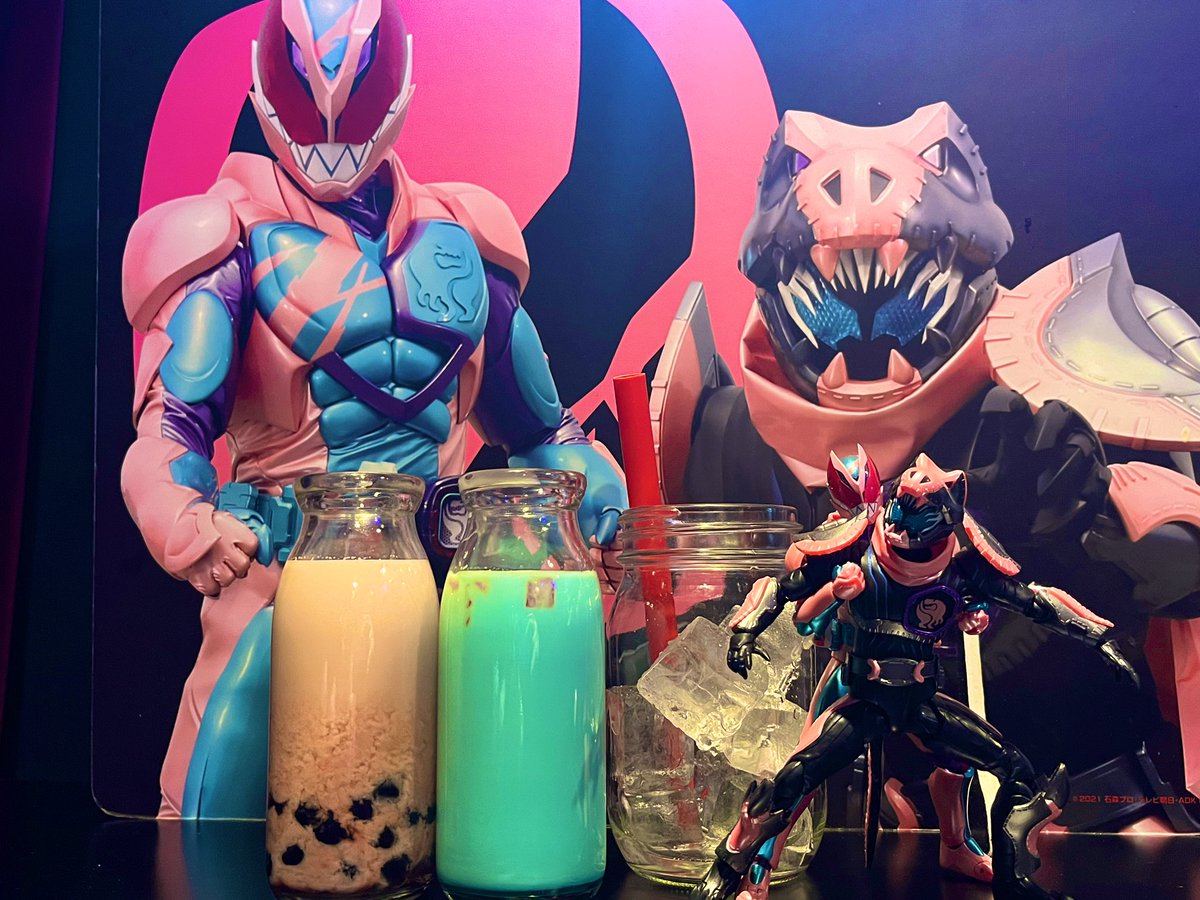 👋さよならメニューのご紹介😭

『リバイス　リミックス牛乳🥛』

それぞれ飲んでも美味しい、混ぜても美味しい！
一気に⋯⋯いや、一輝といくぜ！

お召し上がり頂けるのは明日2/14まで！

ご予約はこちらから
tablecheck.com/shops/kamen-ri…

＃仮面ライダーザダイナー
＃仮面ライダーリバイス