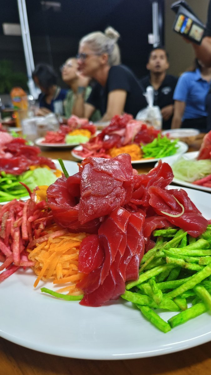 Udeh jangan pade berisik, makan biar kenyang