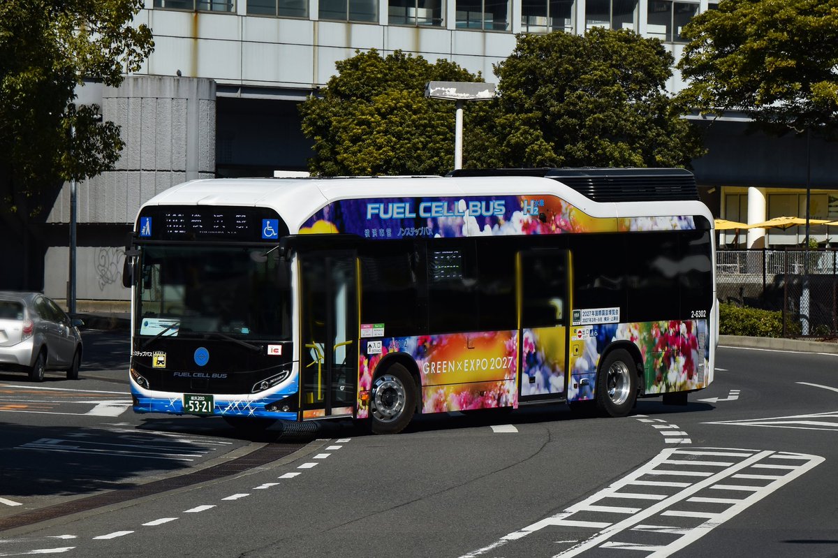 mlsn_56's tweet photo. 2026/2
横浜市営バス
5-1805(QSG-LV234L3/浅間町)
1-2690(LKG-MP37FK/本牧)
2-6302(ZBC-MUM1NAE/滝頭)
京浜急行バス
Y5124(LKG-MP37FK/杉田)

先日は久しぶりに横東へ。
ようやく受験が一段落ついたので、オタク活動も少しずつ再開していこうと思います。 https://t.co/ypEmMJO9Mi