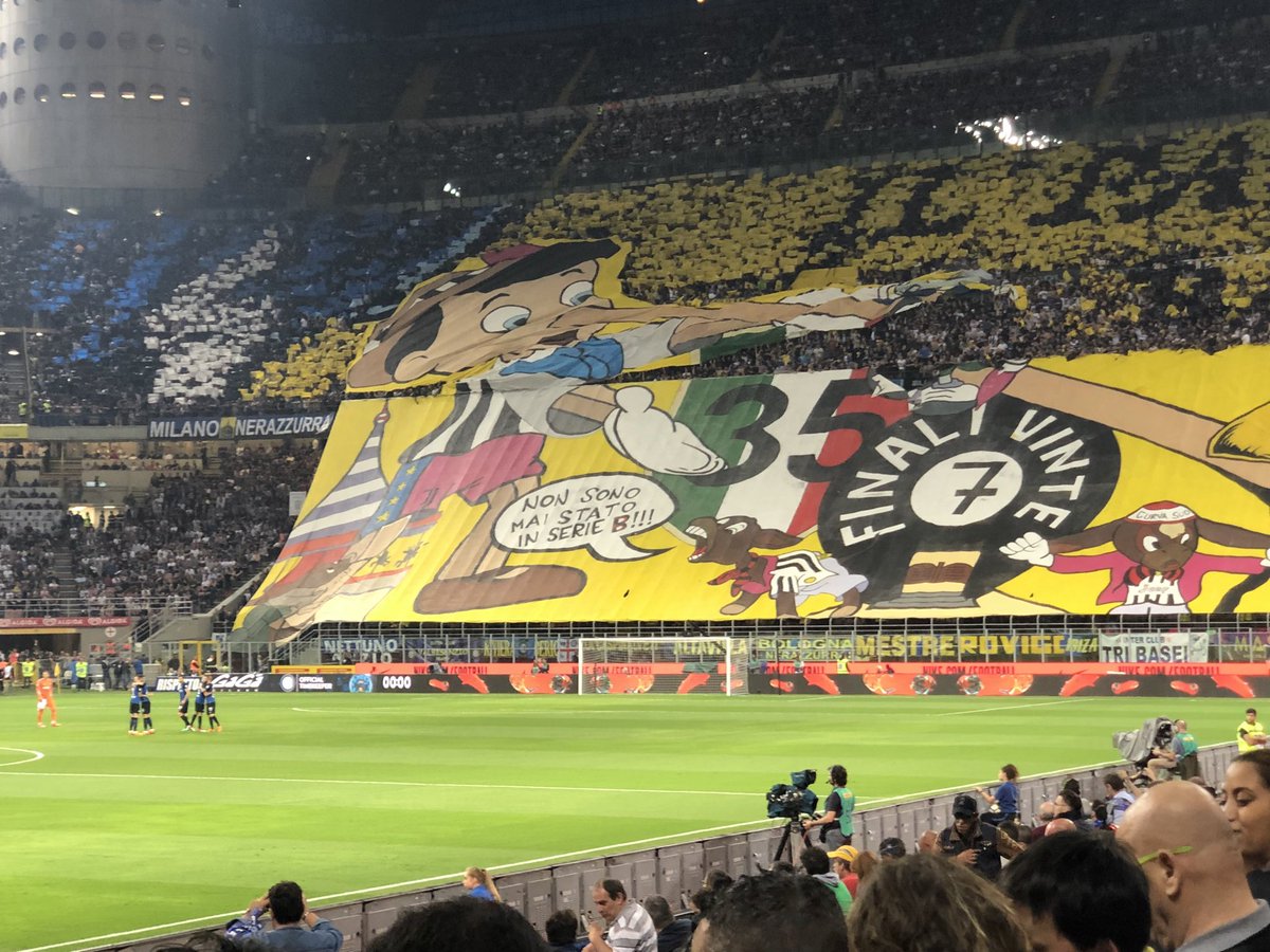 Se nos viene otro #DerbyDItalia. 
Partido complicado. Siempre. 
Partido que define campeones. Siempre. Partido que atrae a los que saben de fútbol. Desde siempre. 

El Derby D’Italia. No es un partido. Es un sentimiento. #forzainter #amala