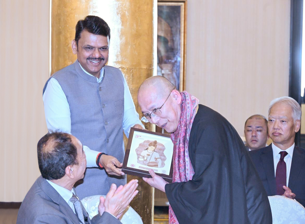 Devendra Fadnavis tweet media