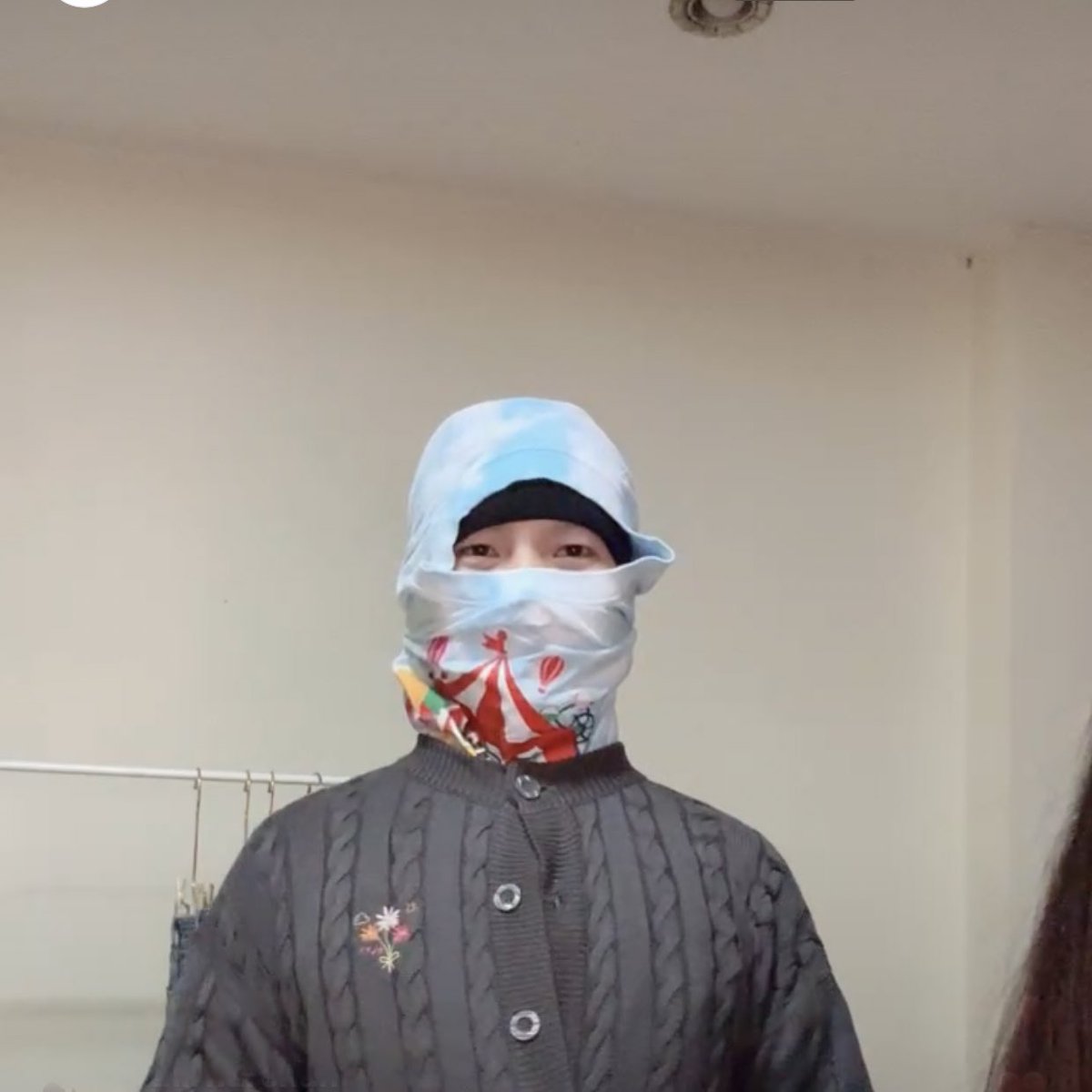 lmao😭😂

#BuildJakapan #Beyourluve <a href="/JakeB4rever/">BIU.</a>