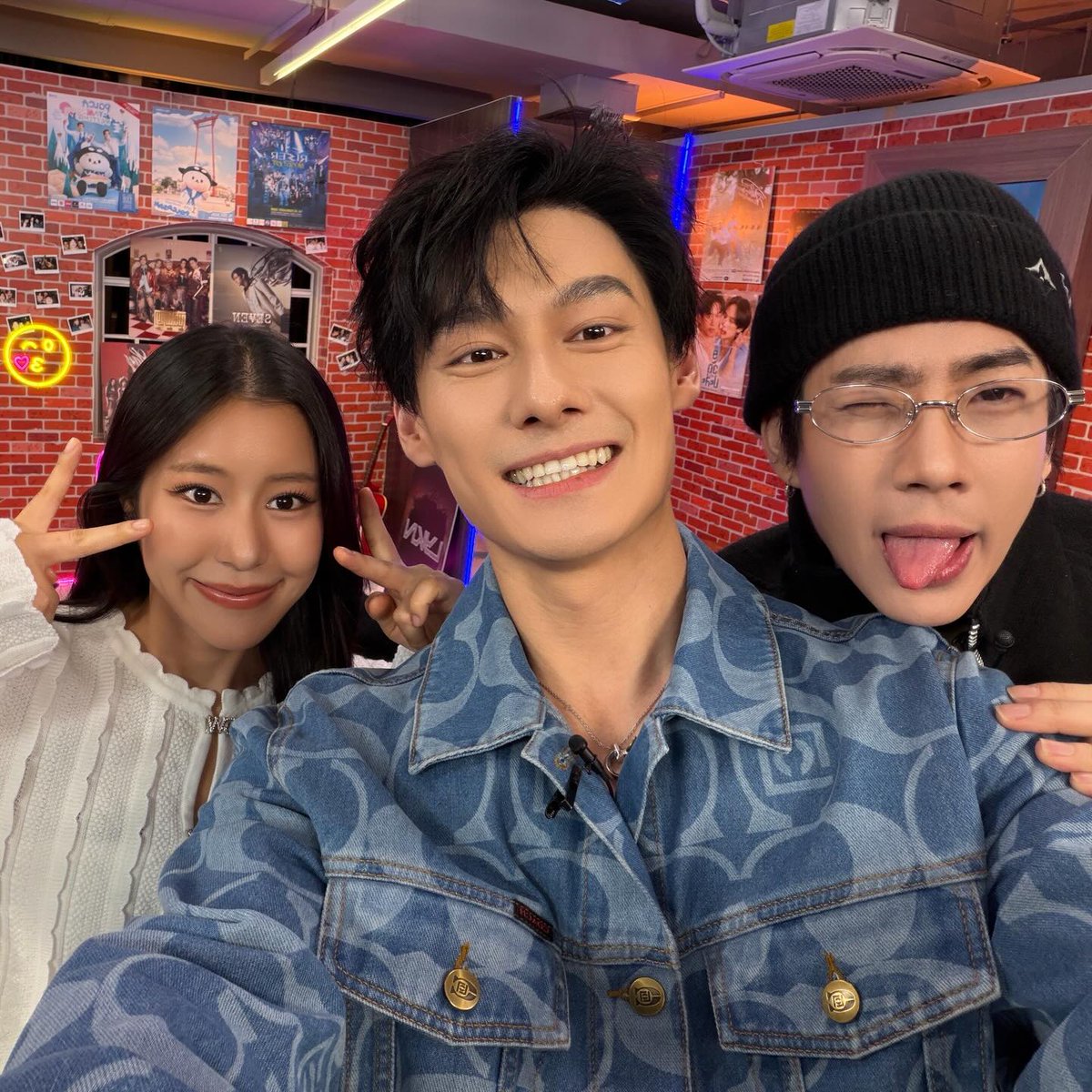 Had a great day at GMMTV😆✨🍊 <a href="/off_tumcial/">ออฟที่แปลว่าปิดประตูแพ้</a>

IG: marius_cheng

MC OFF AT LIVE HOUSE
#GMMTVLiveHouse
#ออฟจุมพล
#OffJumpol