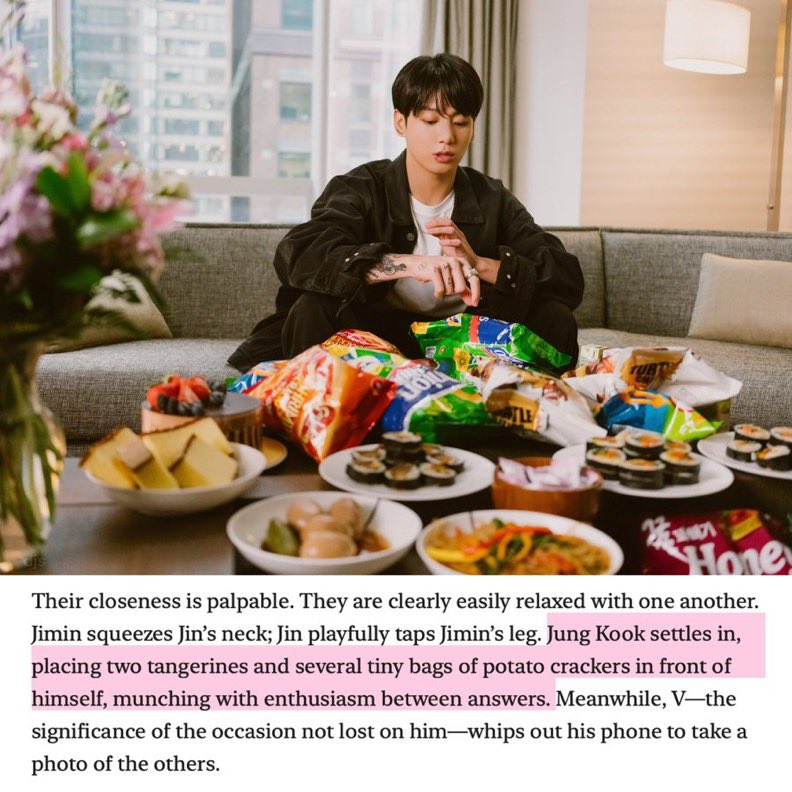 จองกุกก็ยังเป็นเด็กน้อยเหมือนเดิม ตอนสัมภาษณ์คือน้องมีส้ม 2 ลูก ขนมหลายๆถุงตรงหน้า แล้วก็สัมภาษณ์ไป แกะกินไป เลี้ยงง่ายมากกอ้วมเอ๊ยยย กินเก่งที่สุดดด