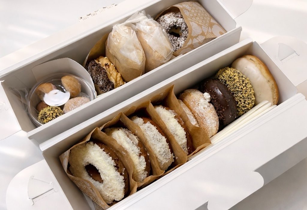 私「バズってるミスドのココナッツのやつ美味しそう〜！食べたいなぁ」

夫「よし、まかせて😉」

1時間後↓