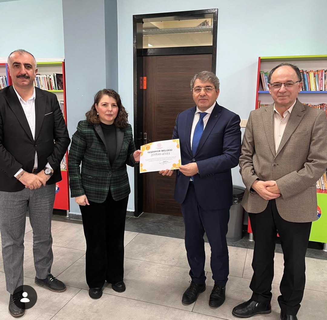 📌 Bursa Öğretmen Akademileri

Mudanya İlçe Milli Eğitim Müdürlüğü organizasyonu ile Şehir ve Kültür Akademisi kapsamında, El Sanatları Öğretmeni Şükran Güven tarafından “Keçe” konulu atölye çalışması gerçekleştirildi. 🎨🌿

<a href="/tcmeb/">Millî Eğitim Bakanlığı</a>
<a href="/farukyelkenci/">Ömer Faruk Yelkenci</a>
<a href="/bursailmem16/">Bursa İl Millî Eğitim Müdürlüğü</a>
<a href="/GurhanCokgezer/">Gürhan Çokgezer</a>