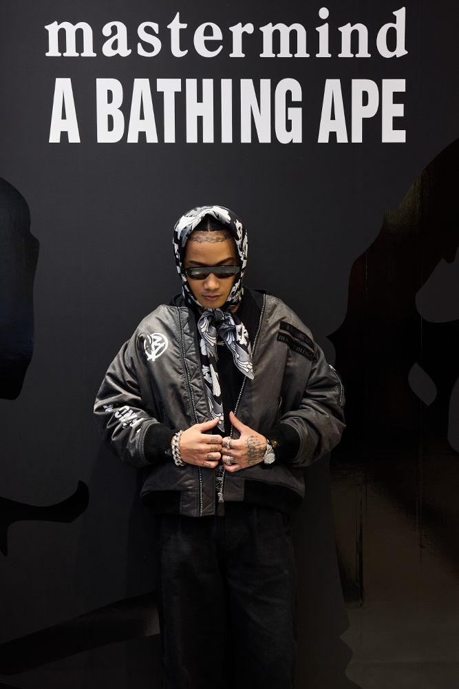 BAPEOFFICIAL's tweet photo. Vingo and Yanagi Shuntaro arrive at the mastermind A BATHING APE® LIMITED POPUP at ISETAN MEN’S 1F
#BAPE #ABATHINGAPE #mastermindabathingape
#bapexmastermind #mastermindJAPAN https://t.co/6USZ7YFNGd