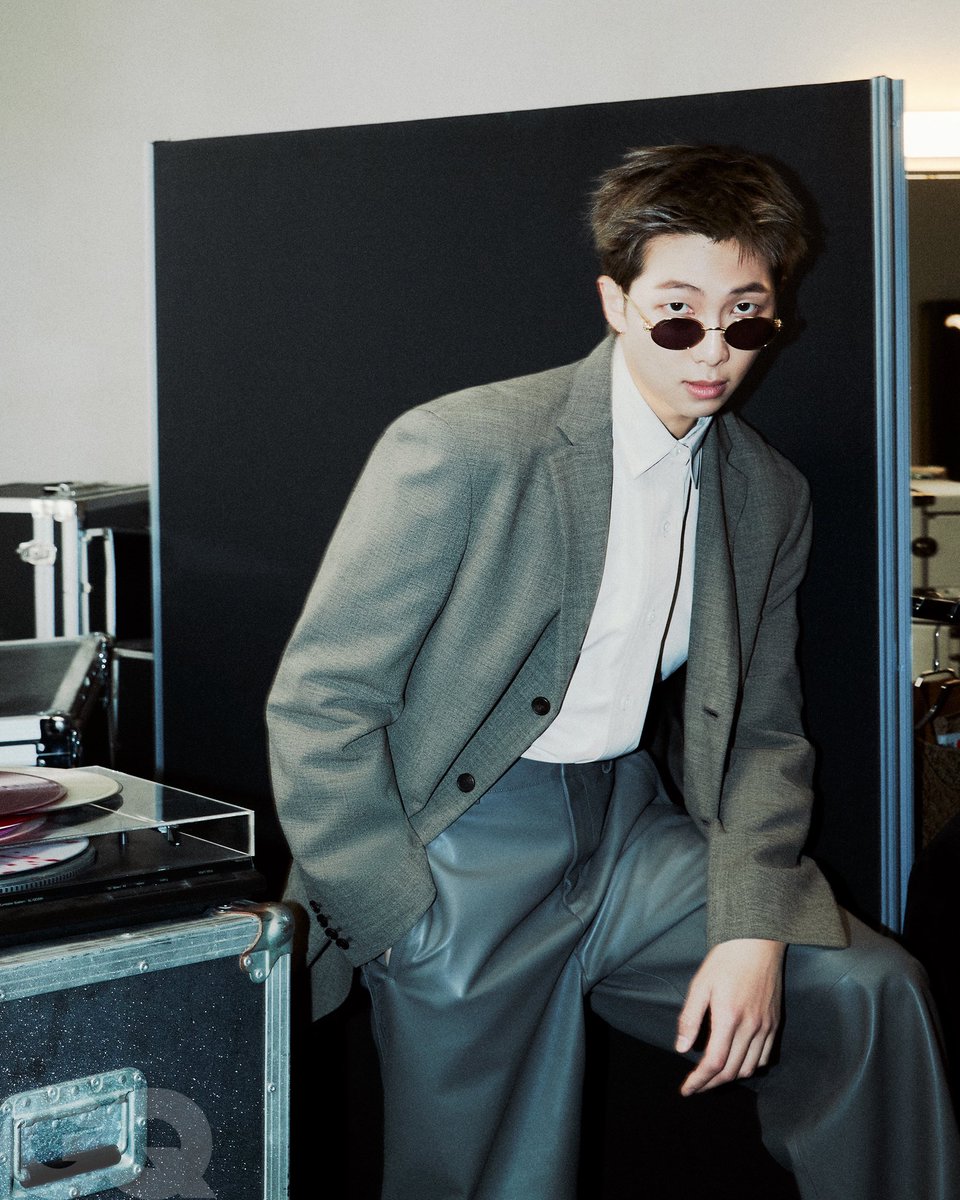 GQThailand's tweet image. BTS วงดนตรีที่ยิ่งใหญ่ที่สุดในโลก กำลังเตรียมปล่อยอัลบั้มที่ สมบูรณ์ที่สุดและทะเยอทะยานด้านซาวด์มากที่สุดในอาชีพของพวกเขา แต่ หลังจากผ่านช่วงเวลาประสบความสำเร็จระดับโลกมานานหลายปี รางวัลยังคงเป็นเป้าหมายสำคัญของพวกเขาอยู่ไหม? การคว้า

“ก็หมายถึงว่า เราจะลองดูนะ