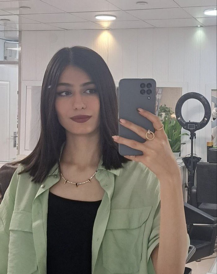 arminarefi's tweet photo. ELLE S’APPELAIT Aïda Heydari et avait 23 ans. Cette étudiante en médecine a été tuée jeudi 8 janvier 2026 par un tir direct des forces de sécurité à Sadeghieh, quartier de l’ouest de Téhéran, au pic des manifestations - et de la répression - en #Iran. https://t.co/JI4FpAekap