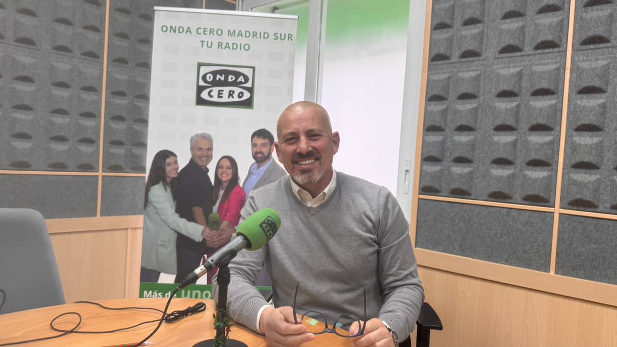 📻 Hoy, Día Mundial de la Radio, destacamos su valor democrático para los municipios. 

Sus emisoras locales son la primera línea de información para nuestros vecinos y vecinas. Y estuvieron allí en momentos como el gran apagón dando certezas a todo el país.

Gracias 💛