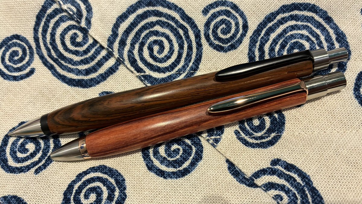 今日の戦利品。 チューリップウッドのショートボールペンは狙い通り