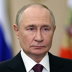 _GlobeObserver's tweet image. BREAKING:

Russia has decided to give $1 billion to help Palestinians.