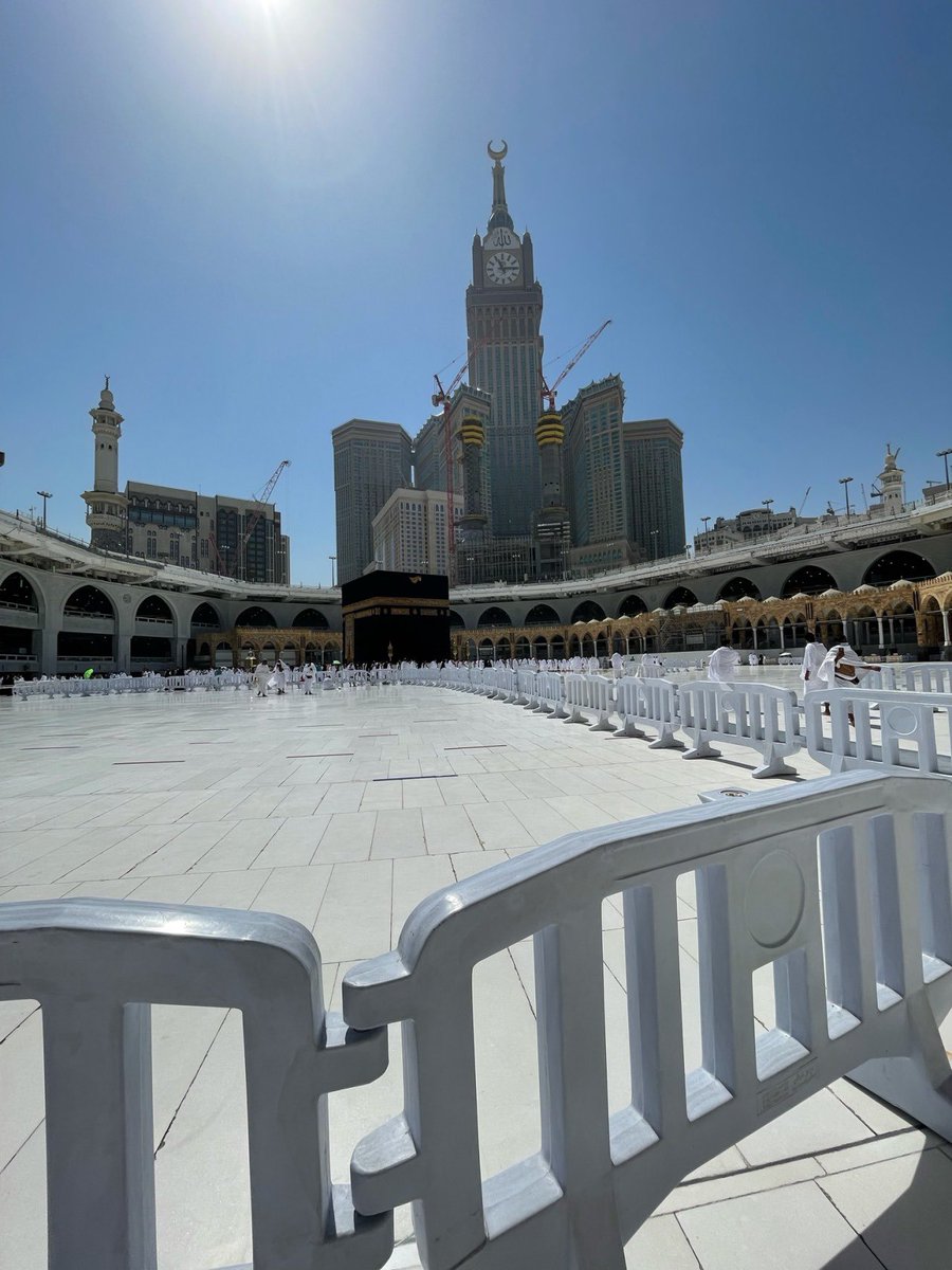 mysadheartalone's tweet photo. اللهم في هذه الساعة المباركة، ارزقني دعوة لا تُرد، وفرجًا لا يُؤجل، ورزقًا لا يُعد، وراحةً تملأ قلبي، واغفر لي ولوالديّ، واكتب لي من الخير أوفره وأجمله 🤲🏻✨
#ساعه_استجابه 
#يوم_الجمعه https://t.co/ZcJ4e5EMQr
