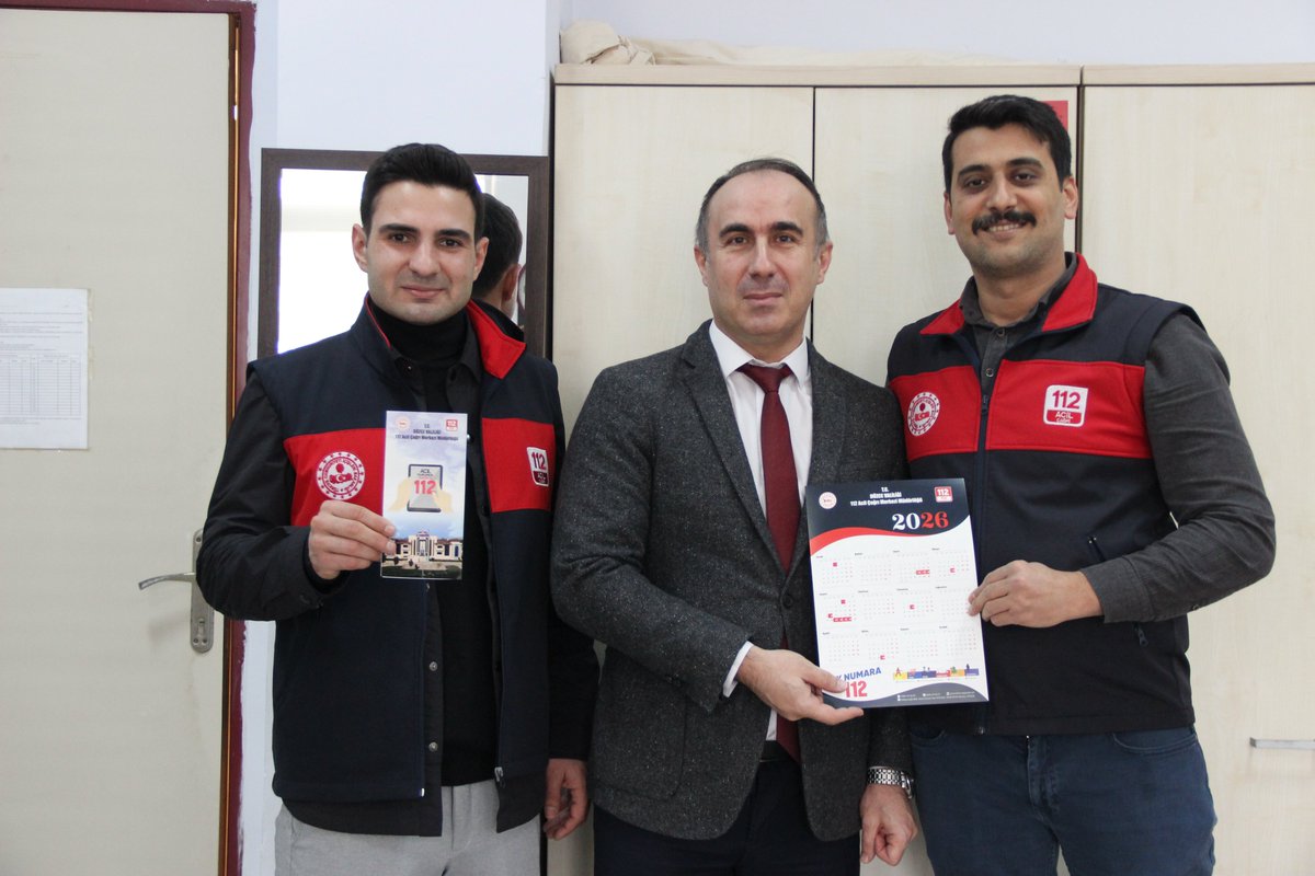 duzce112acmm's tweet photo. 11 Şubat 112 Günü kapsamında, kamu kurumlarındaki personelimizi ziyaret ederek farkındalık çalışması gerçekleştirdik.

Dağıttığımız 112 takvimleri, yıl boyu "Tek Numara 112 " bilincini hatırlatacak. 🗓���✨

#TekNumara112 #AcilÇağrı
@112teknumara https://t.co/o9p5G98gkb