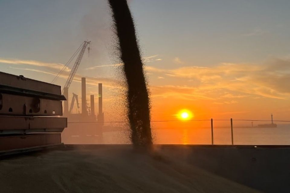 WorldCargoNews's tweet image. The Port of Liverpool has welcomed its largest ever shipment from ADM, highlighting the port’s growing capability in handling high-volume bulk cargoes and its role in supporting UK food and #feed supply chains. 

#WorldCargoNews #bulk #agribulk worldcargonews.com/news/2026/02/l…