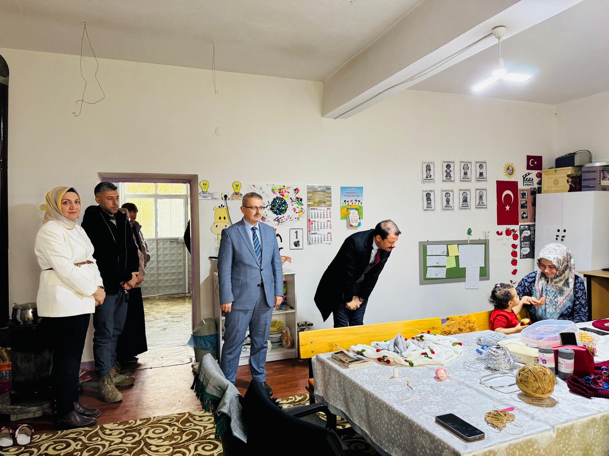 📌 Çatören İlkokuluna Ziyaret 
İlçe Kaymakamımız Sn. İsa BERTAN ve İlçe Milli Eğitim Müdürümüz Sn.Hakan BOZDAĞ, Çatören İlkokulu ziyaretlerinde öğrencilerin akademik başarıları ve okulun genel durumu ile ilgili öğretmenimizden bilgi alarak eğitim-öğretim faaliyetlerine katıldılar