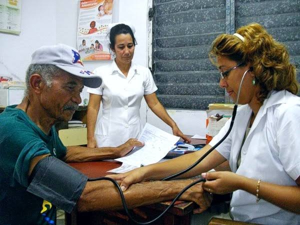 🇨🇺 Las nuevas medidas del Gobierno estadounidense contra #Cuba encarecen costos y limitan el acceso a recursos vitales para servicios de #Salud que se brindan en nuestras instituciones.
Aun así, nuestro sector se reorganiza y la prioridad sigue siendo proteger a la población.