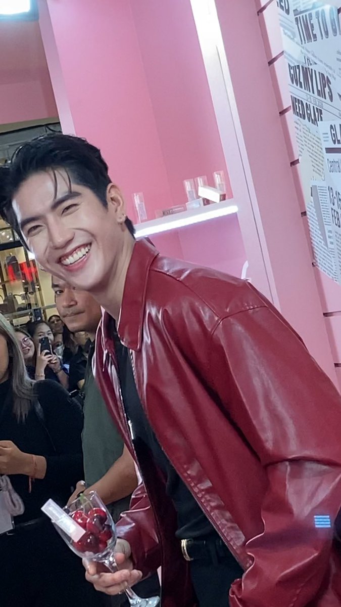 sunshineontalay's tweet photo. น้องซีชื่นใจของหม่าม้า 😭💖

JIMMYSEA X LIFTERGLAZE

#MaybellinexJimmySea https://t.co/9cd9Pwv24l
