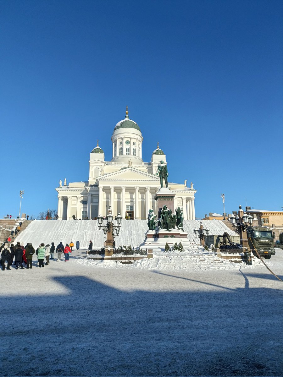 SSurakka's tweet photo. Kaartin jääkärirykmentin sotilasvalatilaisuus. #poikasvalveilon https://t.co/AXgVi8RZjS