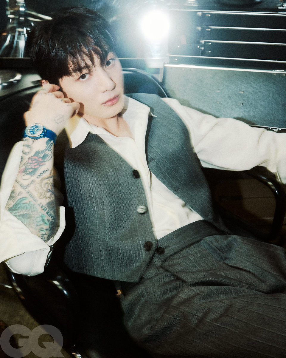btspicstwt_'s tweet photo. [📸 PHOTOS] #BTSxGQMagazine 

BTS is on the cover of GQ Magazine US 🇺🇸 | Maknae Line https://t.co/yPfPwCPg58