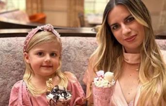 Visit_Richmond1's tweet image. It is nearly #HalfTerm and here are some ideas
🌺Blossom crafts @hamhousegarden 
💼Half Term Fun Hampton Court Palace @HRP_Palaces 
🦆Mudfest @WWTLondon 
🍨Kids eat #free @rhillhotel 
🎲Free kid's playtime while you dine at Scott's Richmond
👉shorturl.at/wWv5l @LBRUT