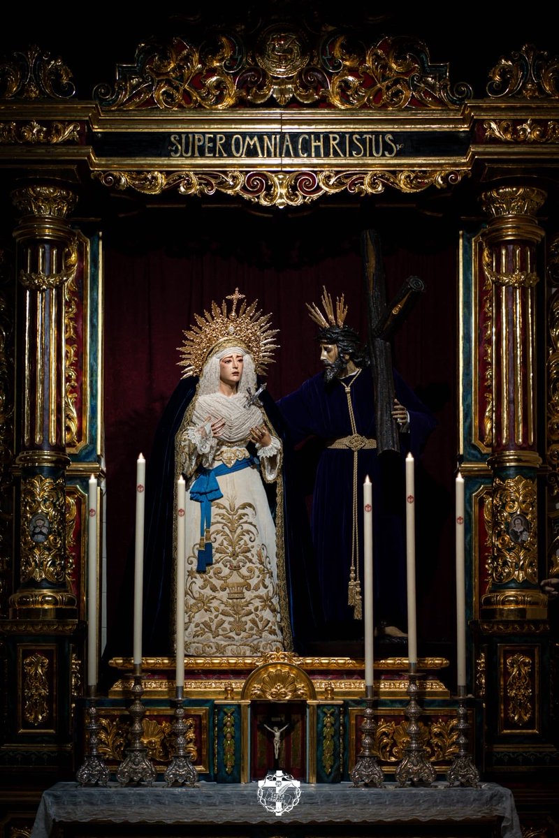 SUPER OMNIA CHRISTUS