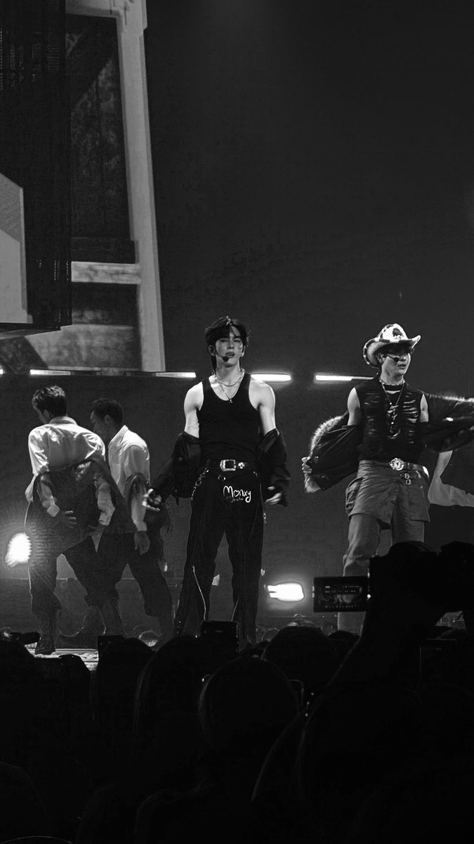 มันนี่.ปอ2/2 tweet media