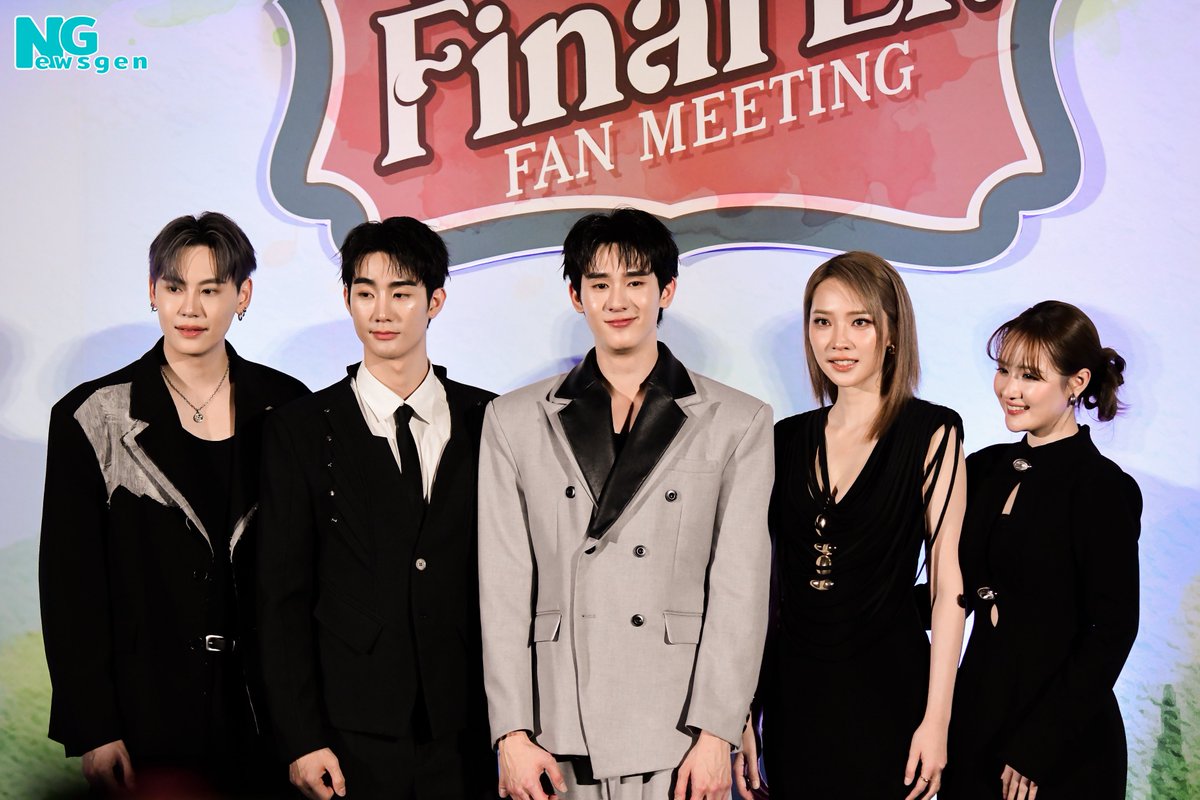 สัมภาษณ์ "ฟอส-บุ๊ค, บุ๋น , แจน , พลอยภัช” ทีมนักแสดง ในงาน “ความลับในบทเพลงที่บรรเลงไม่รู้จบ Final EP Fan Meeting” ✨

#MelodyOfSecretsFinalEP
#fforce_ #kasibook 
#bb0un #JANHAE #PloyPhachkarin